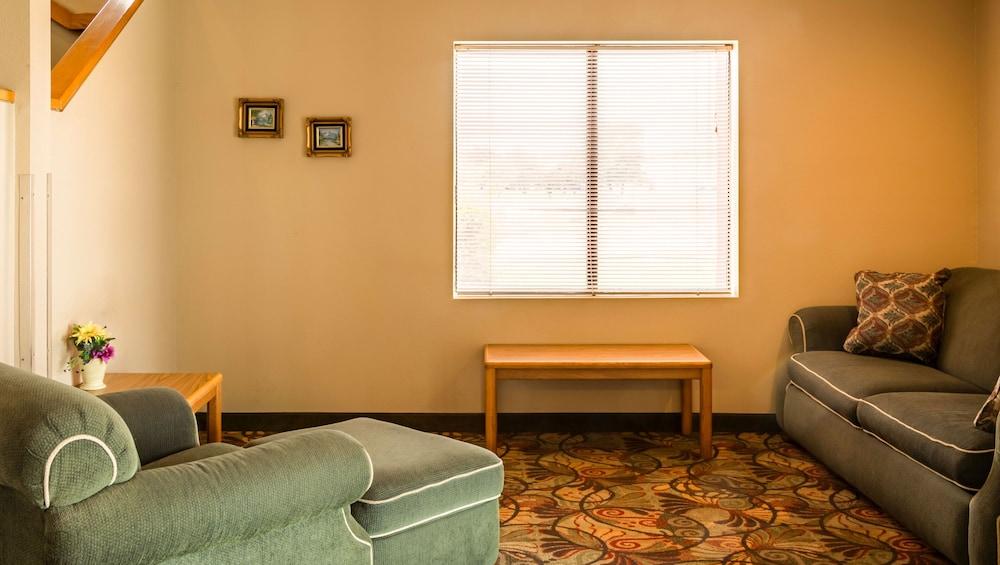 Oyo Hotel Lincoln Airport Ne, Hwy 80 外观 照片